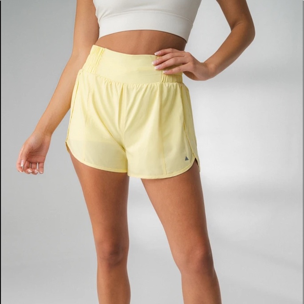 Yellow breeze shorts L Balance Athletica w/liner